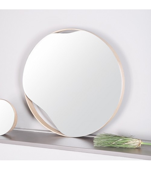 Asimetriškas vonios veidrodis