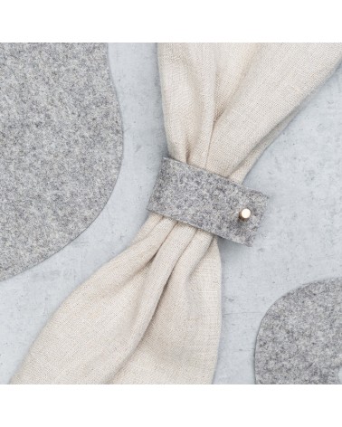 Ronds de serviette en feutre gris design
