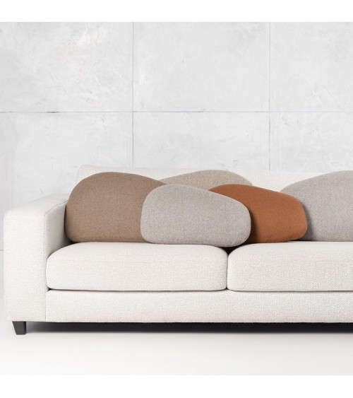 Unikalaus dizaino pagalvėlės sofai