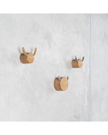 Wall hooks with metal detail