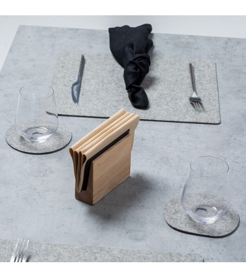 natural table setting with felt placemat